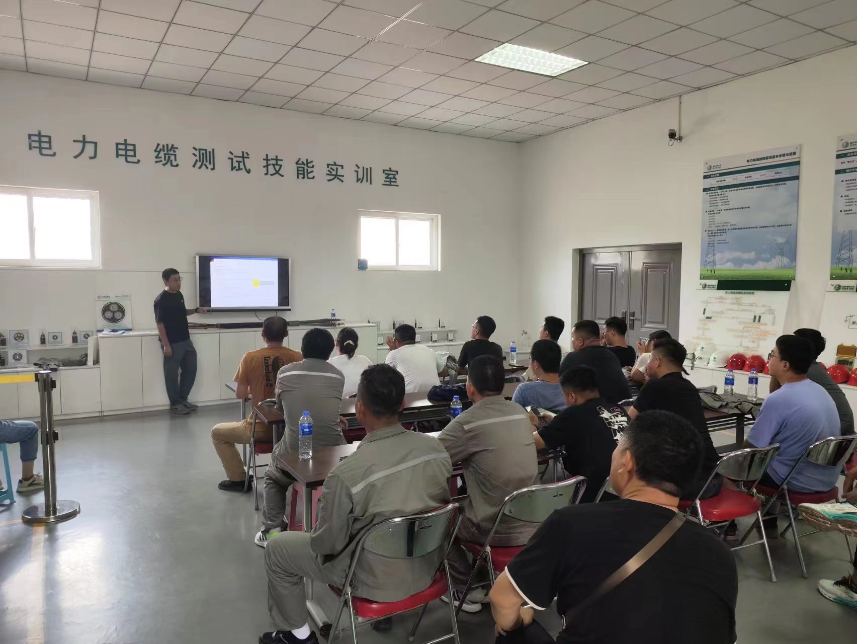 康高特*MPD 600局放測量與分析系統(tǒng)與國網(wǎng)冀北電力有限公司培訓(xùn)