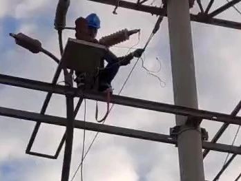 康高特Ronaldo高能量<a href='http://www.bangwoyin.com/Ppzq/ersted.html'>電纜故障定位儀</a> 現(xiàn)場準(zhǔn)確檢測35kv電纜故障點(diǎn)