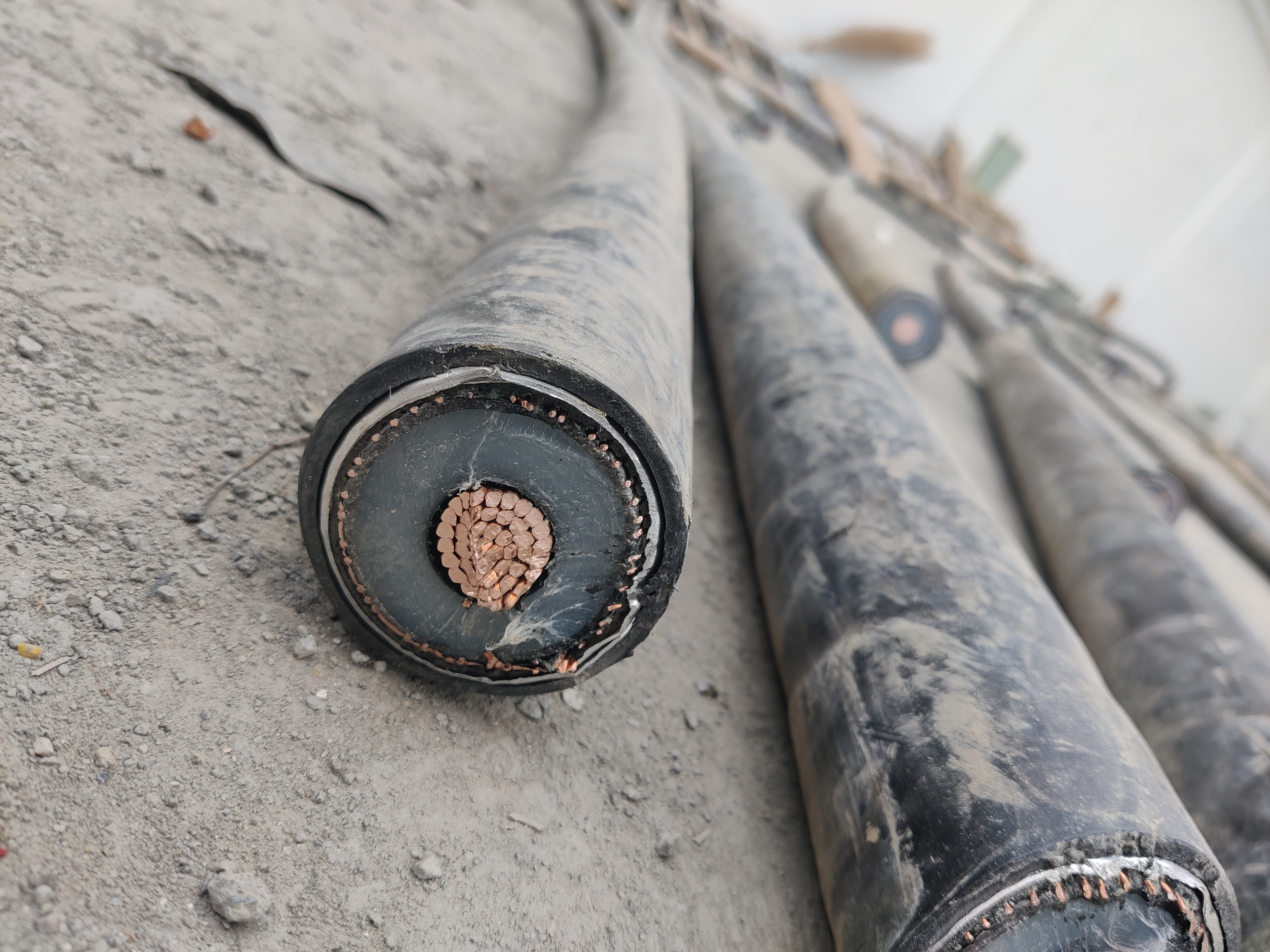 <a href='http://www.bangwoyin.com/Ppzq/ersted.html'>電纜故障定位儀</a>