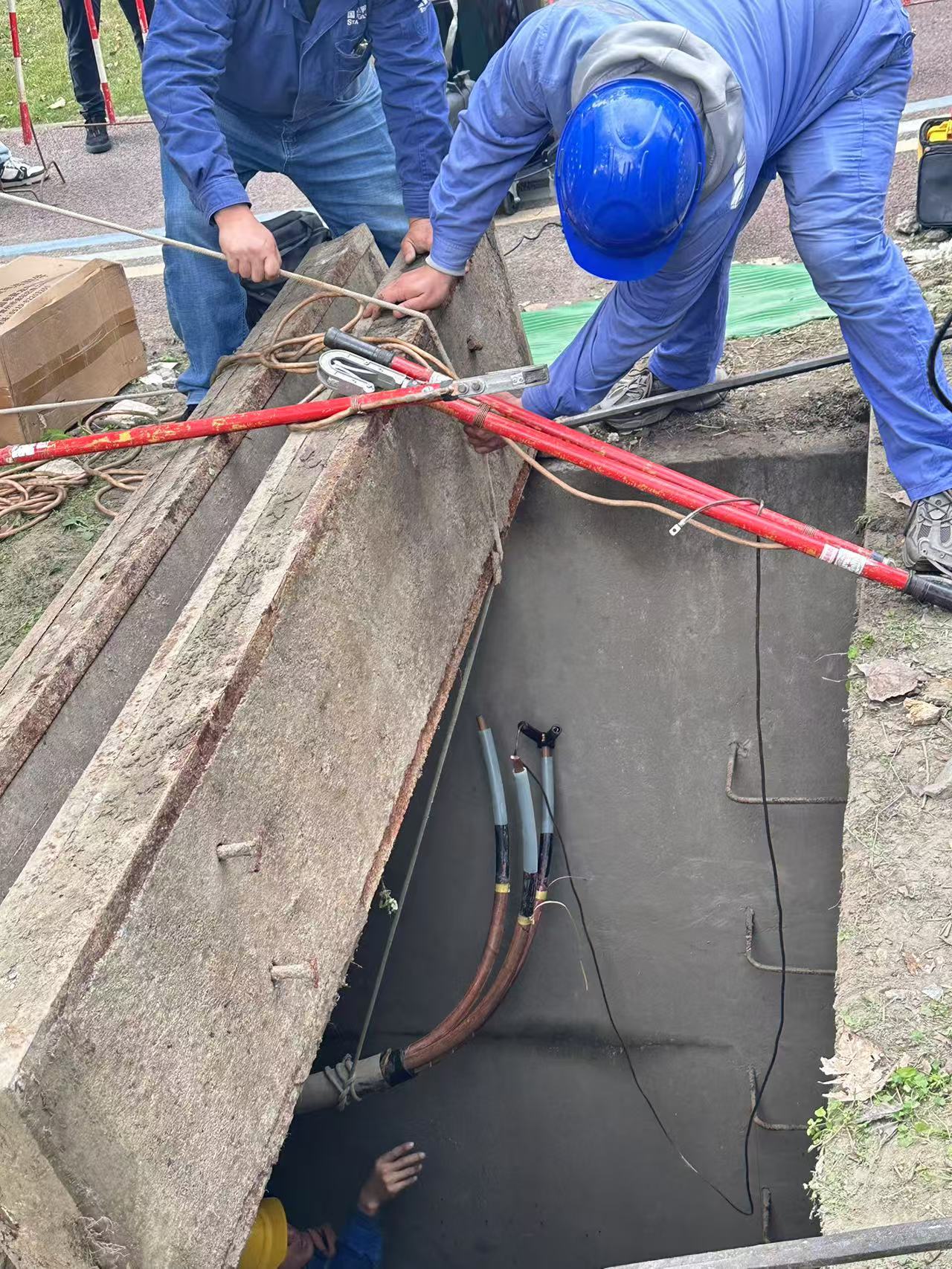 <a href='http://www.bangwoyin.com/Ppzq/ersted.html'>電纜故障定位儀</a>現場