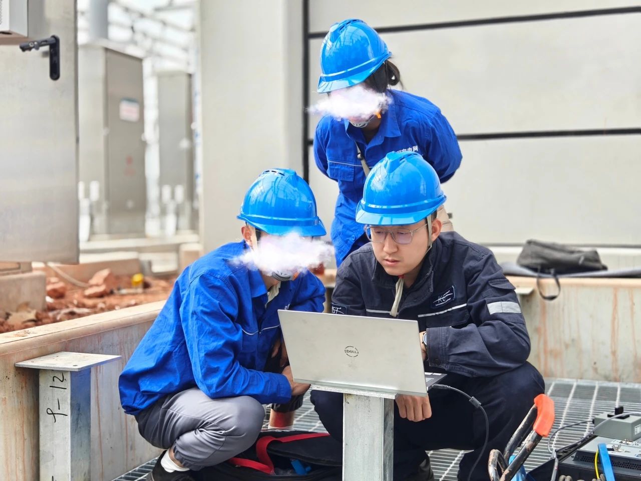 高壓電力檢測(cè)現(xiàn)場(chǎng)