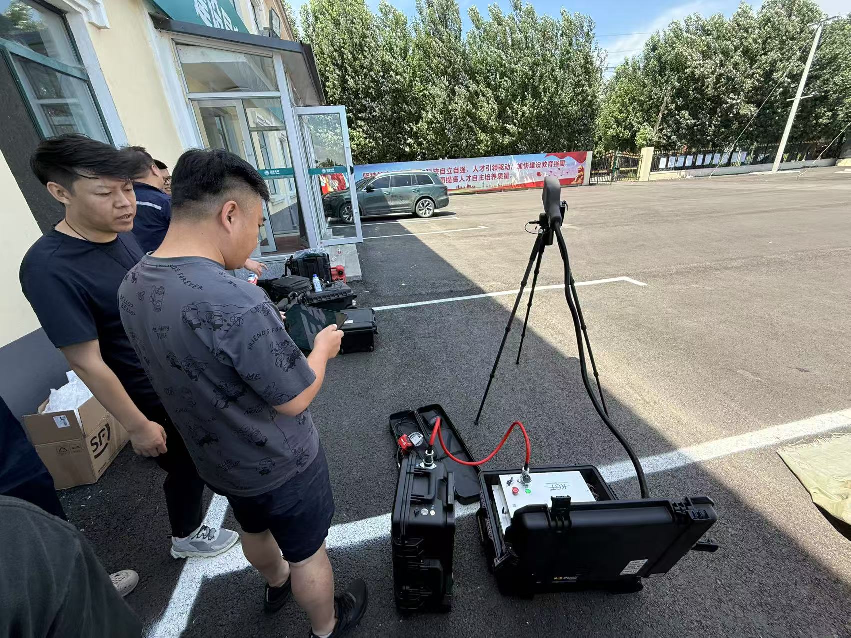 激光清障儀電力服務(wù)現(xiàn)場