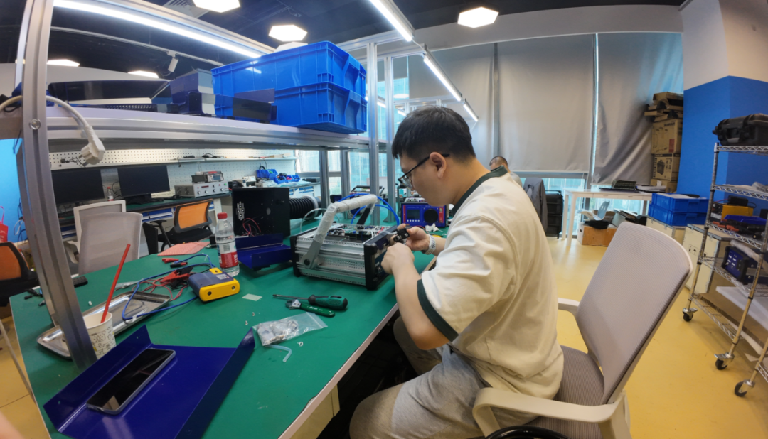 解析：智能精密冷鏡式露點(diǎn)儀