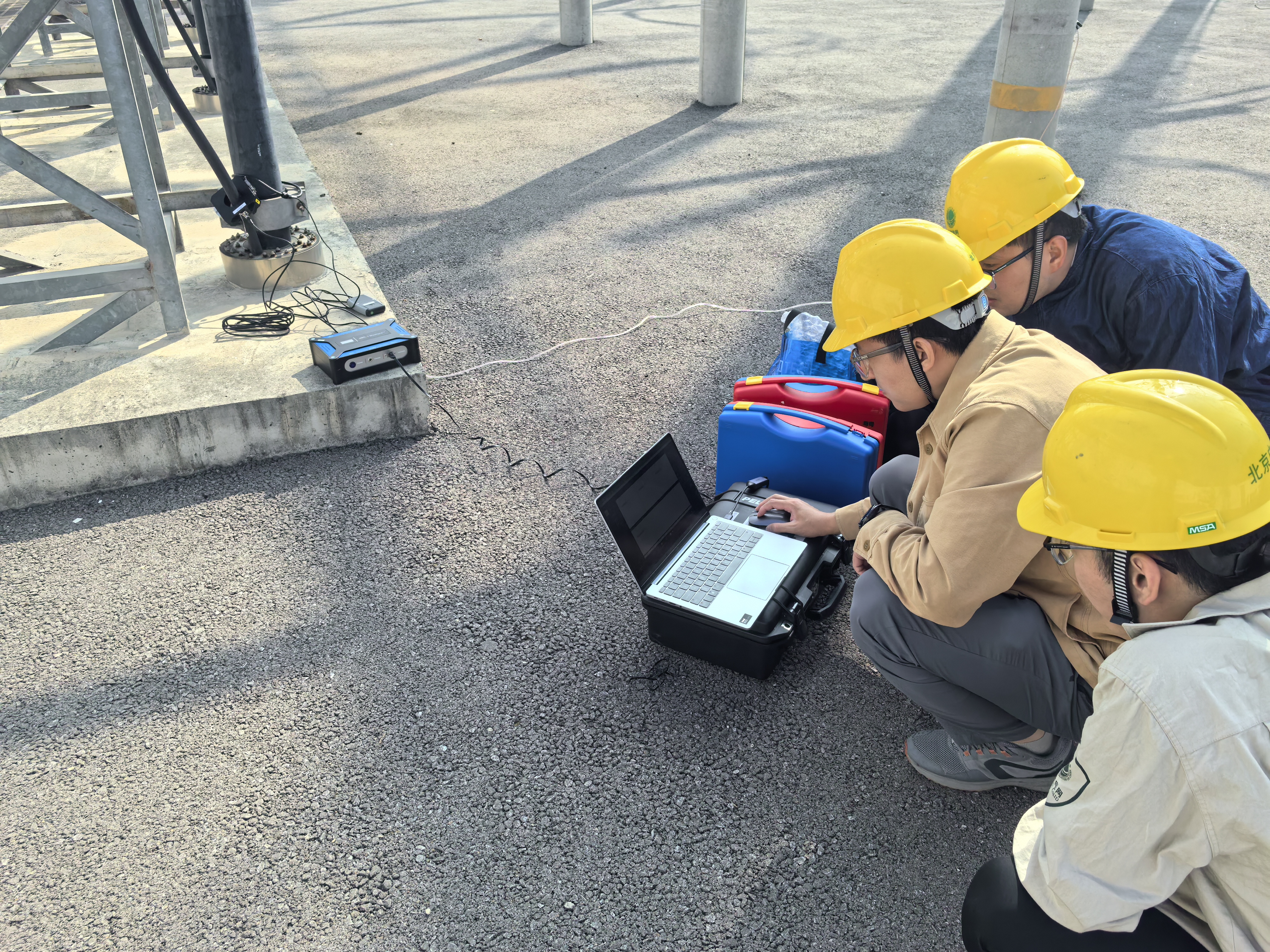 高頻電纜局放測(cè)試儀變電站測(cè)試現(xiàn)場(chǎng)